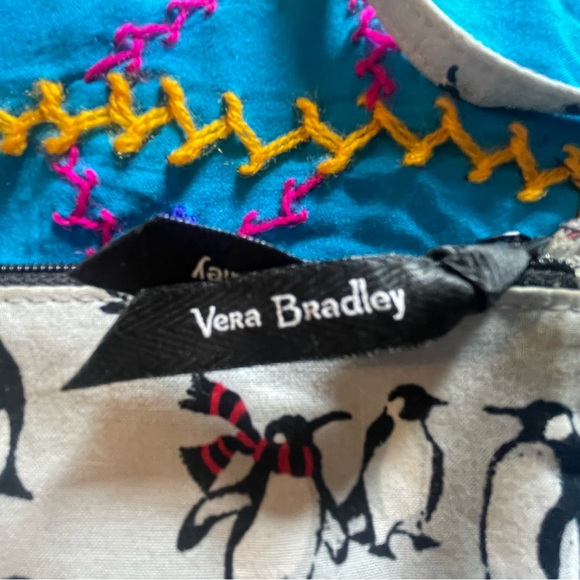 Cute penguin Vera Bradley card case. Measures apx 3 x 5” excellent condition. - Picture 3 of 8